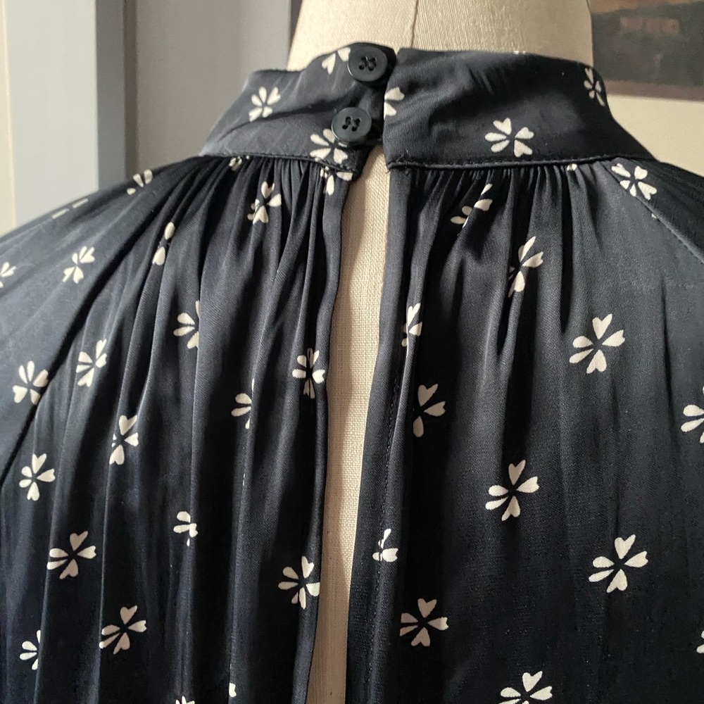 Gap Silk Mockneck Blouse, | Size S Tall - Picture 3 of 7